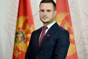 PES: Zenović predvodi listu u Budvi