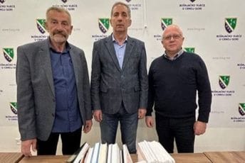 Poklon knjige CEKUM-a za kancelariju Bošnjačkog vijeća