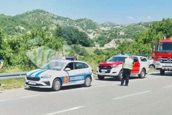 Vozilo sletjelo sa kolovoza na putnom pravcu Cetinje - Budva: Povrijeđene dvije odrasle osobe i dijete