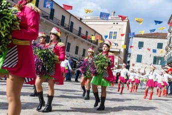 Počinju Zimske kotorske karnevalske fešte: Na otvaranju Gradska muzika, Tea Grgurović I mažoretke